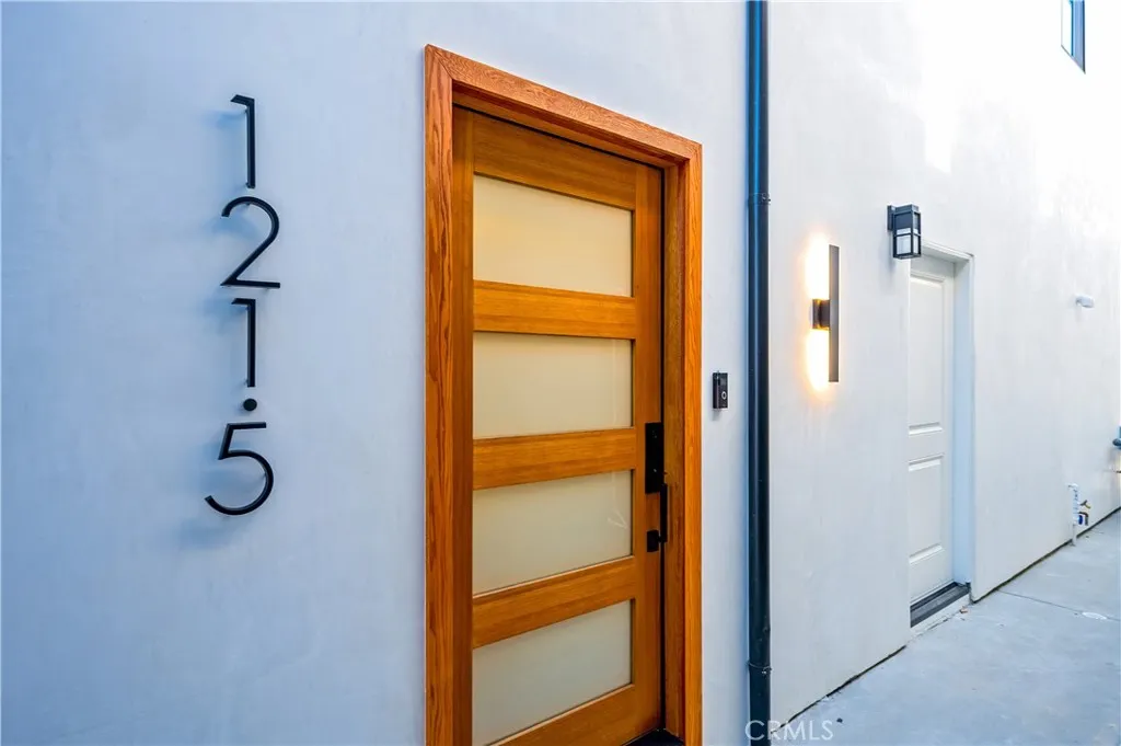 Additional image 23 of 121 39th Street Unit B, Newport Beach, CA 92663