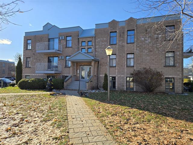 692 Mtée Montrougeau|#203|Laval (Fabreville), Quebec H7P5L1