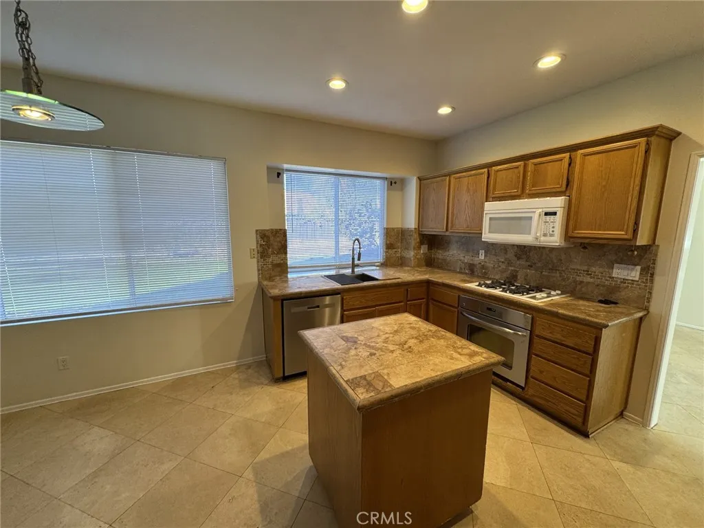 Additional image 8 of 2590 Taylor Ave, Corona, CA 92882