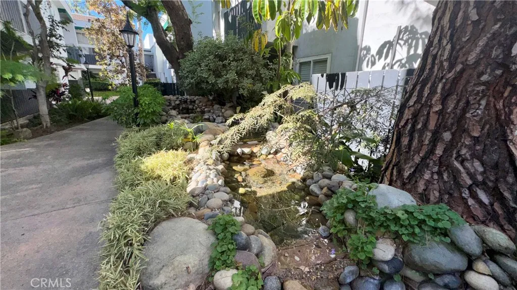 Property image for 18645 Hatteras Unit 208, Tarzana, CA 91356