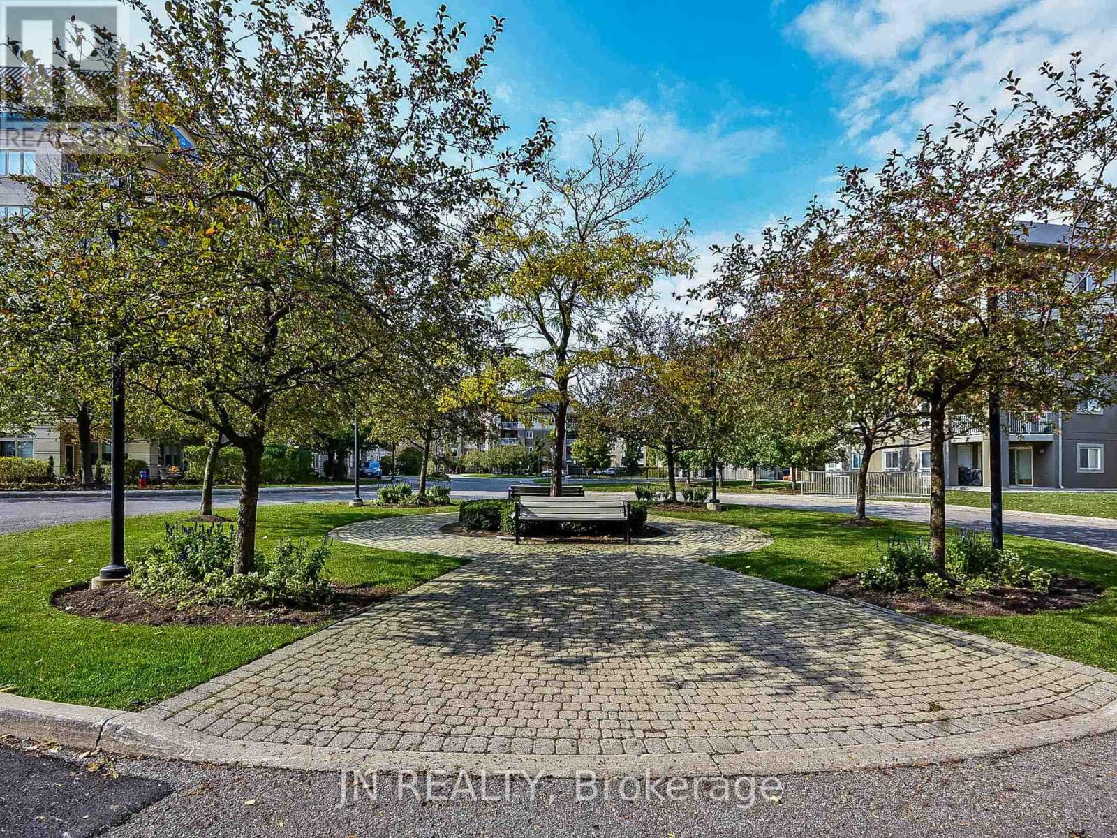 Property image for 109 - 10 DAYSPRING CIRCLE|Brampton (Goreway Drive Corridor), Ontario L6P1B9