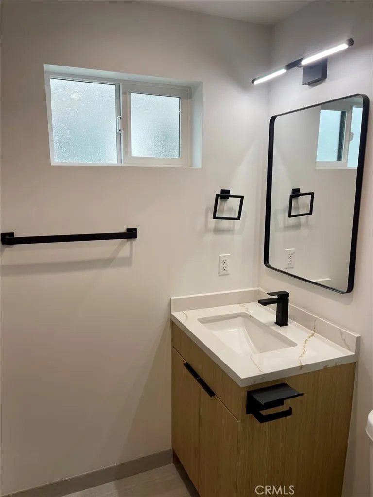 Additional image 21 of 611 W 41st Place, Los Angeles, CA 90037