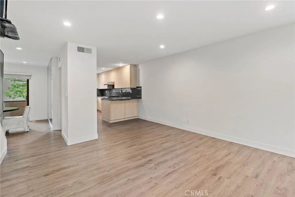 Additional image 63 of 5757 Owensmouth Unit 1, Woodland Hills, CA 91367