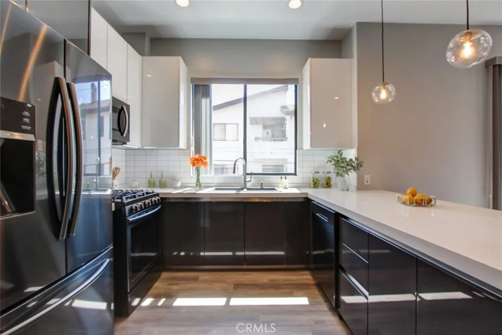 Additional image 3 of 330 Salem St Unit 301, Glendale, CA 91203