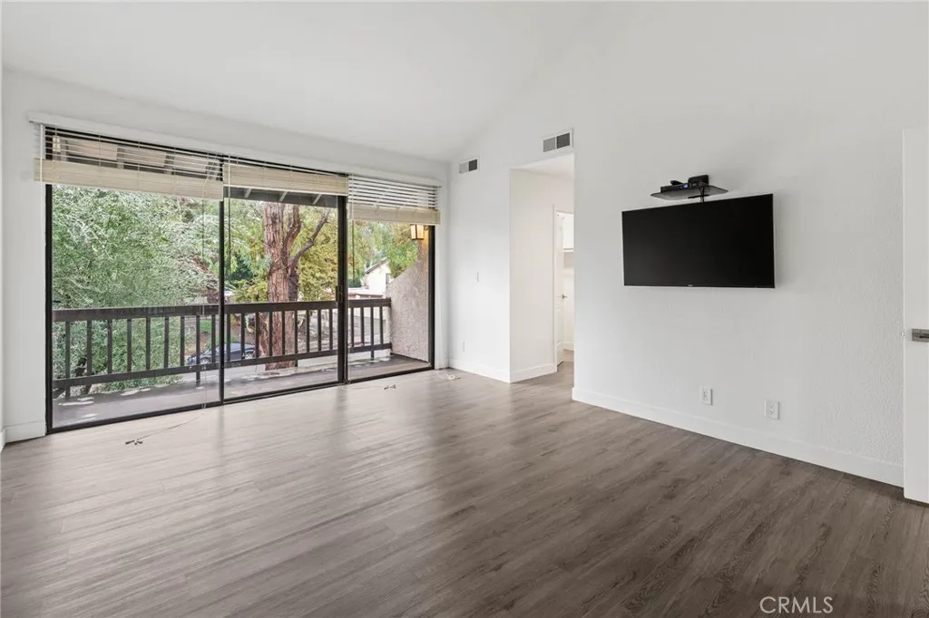 Additional image 76 of 5757 Owensmouth Unit 1, Woodland Hills, CA 91367