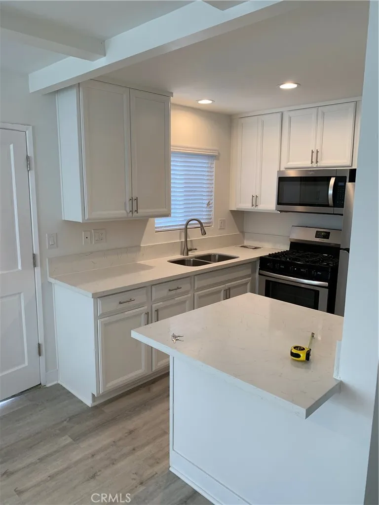 Additional image 11 of 122 El Porto, Manhattan Beach, CA 90266