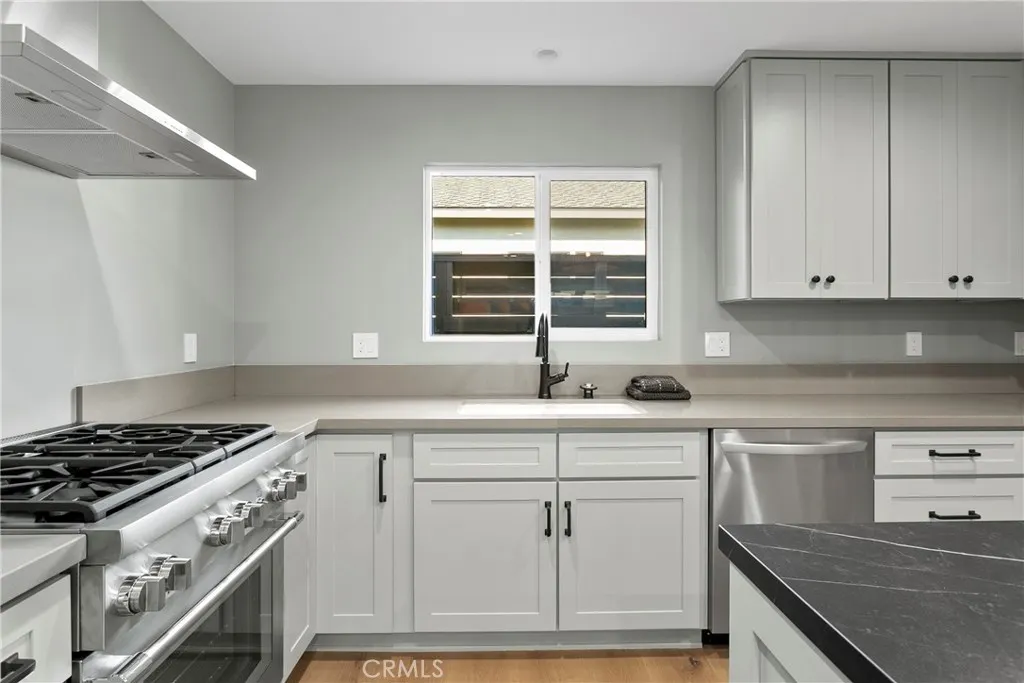 Additional image 17 of 354 La Perle Unit B, Costa Mesa, CA 92627