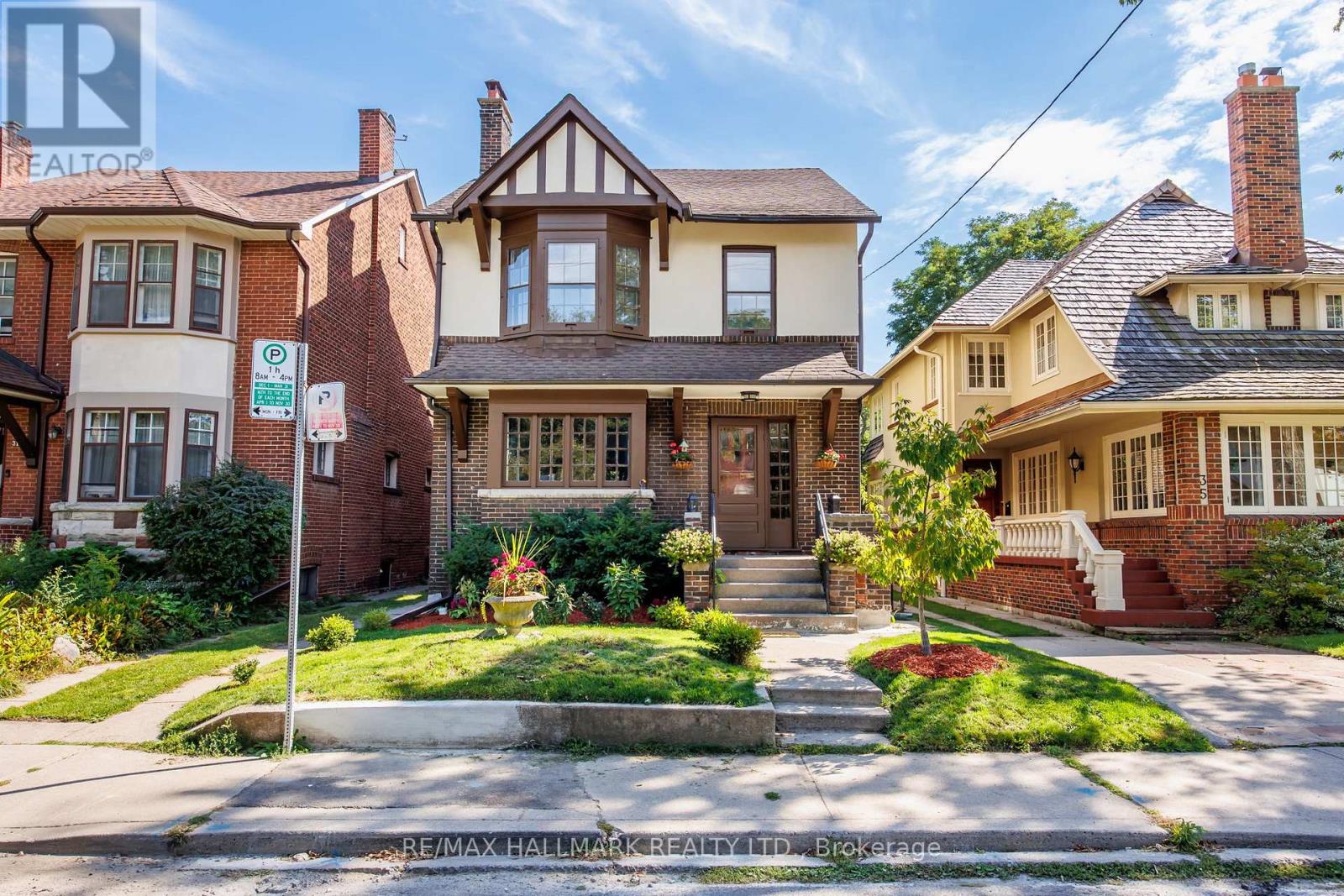 Property image for 33 AUSTIN TERRACE|Toronto (Casa Loma), Ontario M5R1Y2