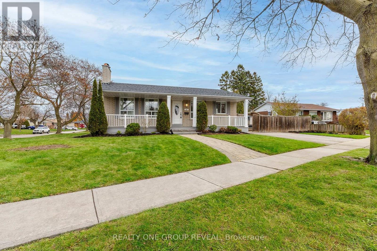 14 TAYLOR ROAD|Ajax (South East), Ontario L1S2X4