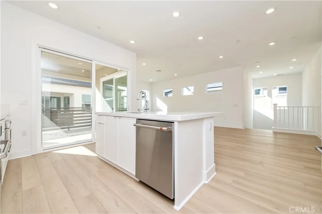 Additional image 45 of 108 Tiffin, Irvine, CA 92618