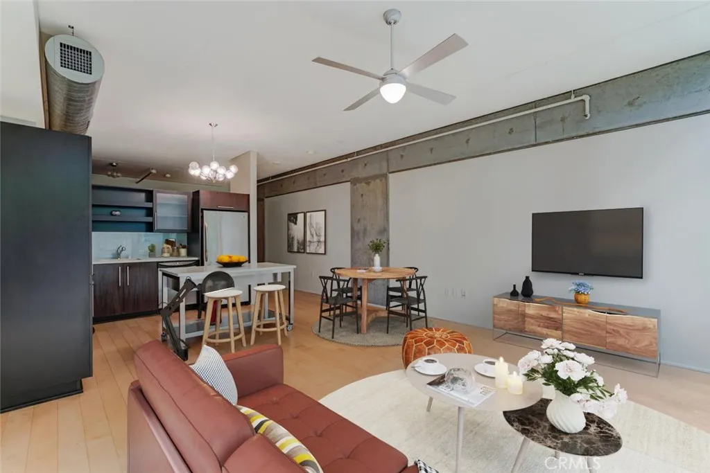 Additional image 2 of 1100 S Hope St, Los Angeles, CA 90015