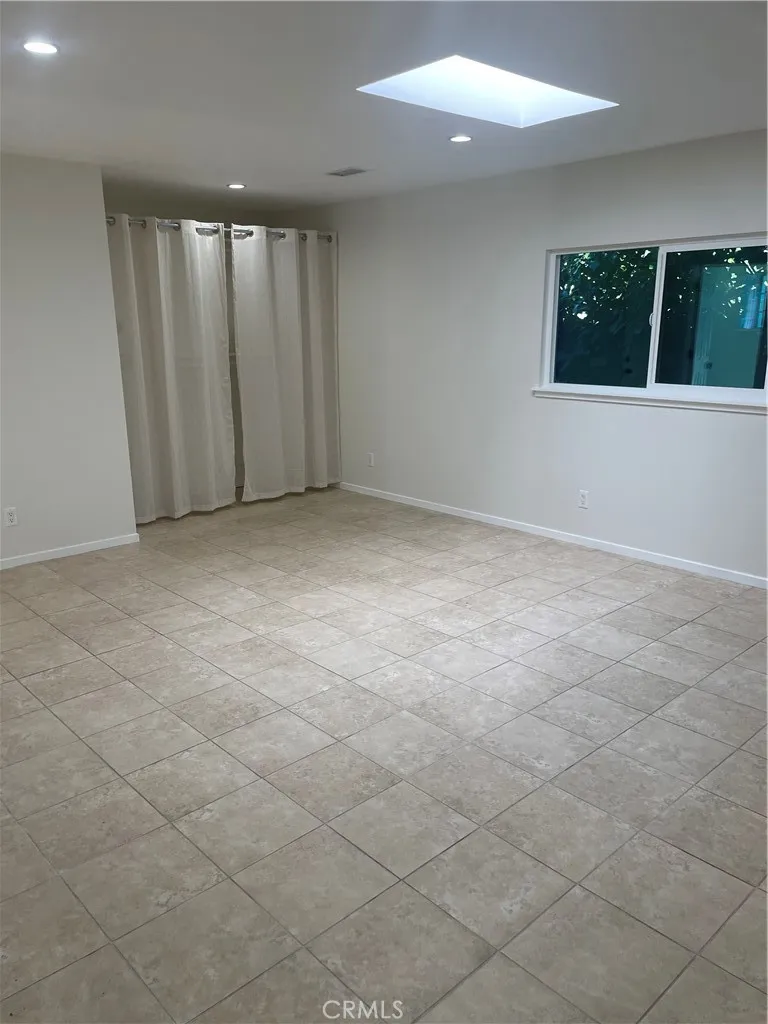 Additional image 112 of 21327 De La Osa Street, Woodland Hills, CA 91364