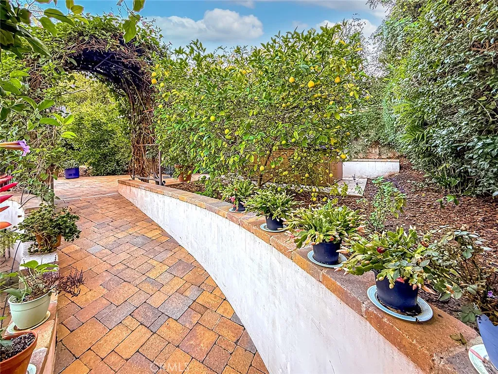 Additional image 49 of 15452 Varden, Sherman Oaks, CA 91403