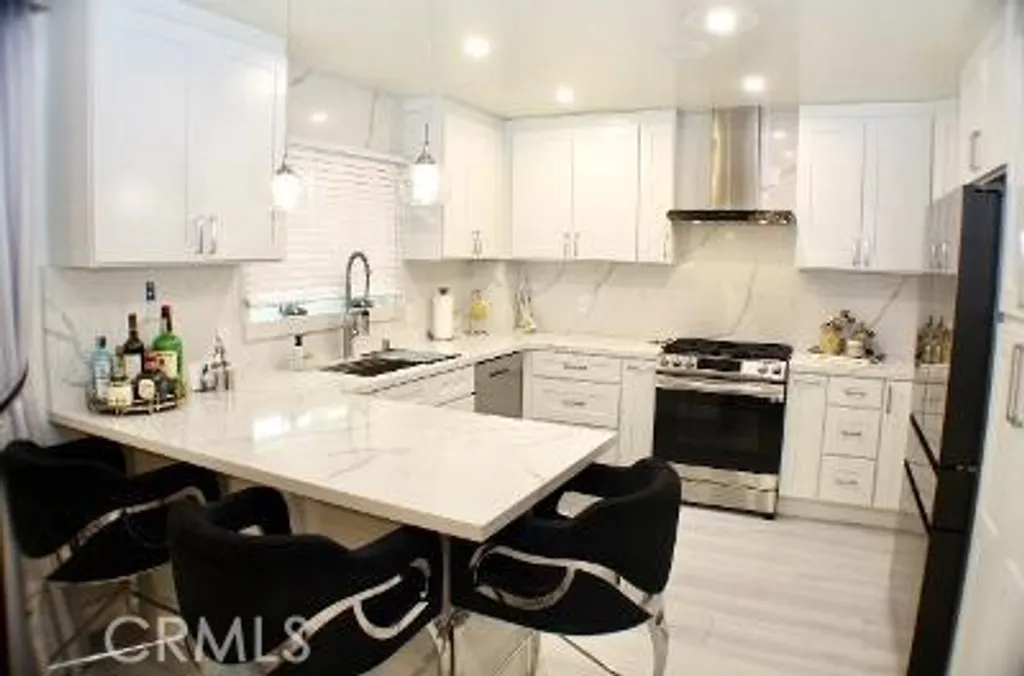 Additional image 6 of 21015 Gresham, Canoga Park, CA 91304