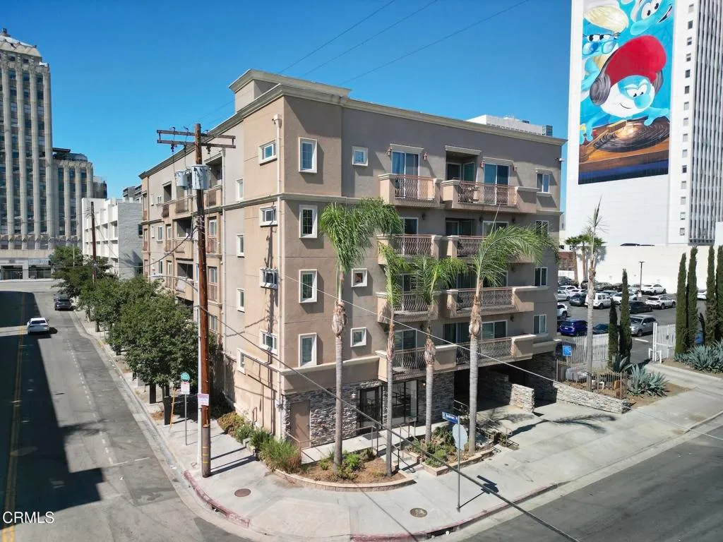 Additional image 67 of 3855 Ingraham Street Unit 204, Los Angeles, CA 90005