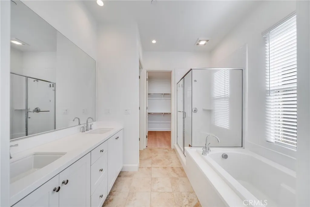 Additional image 17 of 64 Meander, Irvine, CA 92620