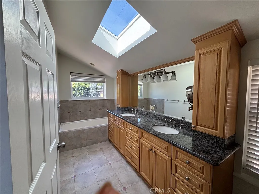 Additional image 89 of 21327 De La Osa Street, Woodland Hills, CA 91364