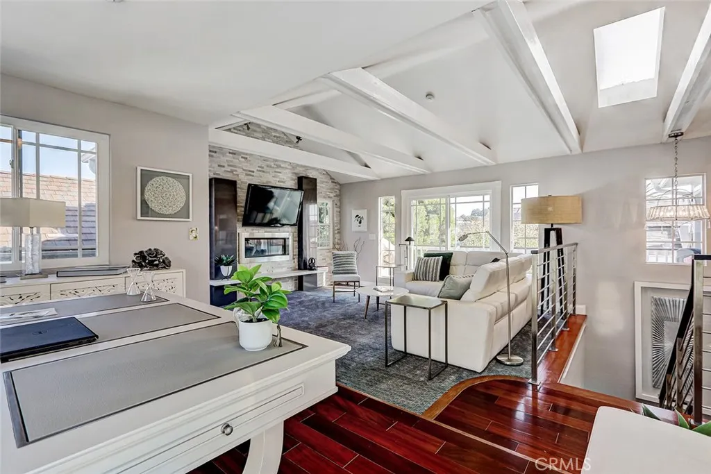 Additional image 14 of 718 S Broadway Unit C, Redondo Beach, CA 90277