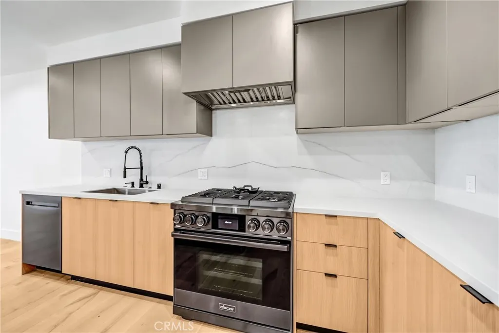 Additional image 58 of 10352 Riverside Drive Unit 102A, Toluca Lake, CA 91602