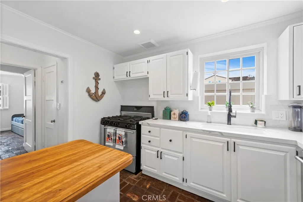 Additional image 11 of 224 Amethyst Ave, Newport Beach, CA 92662