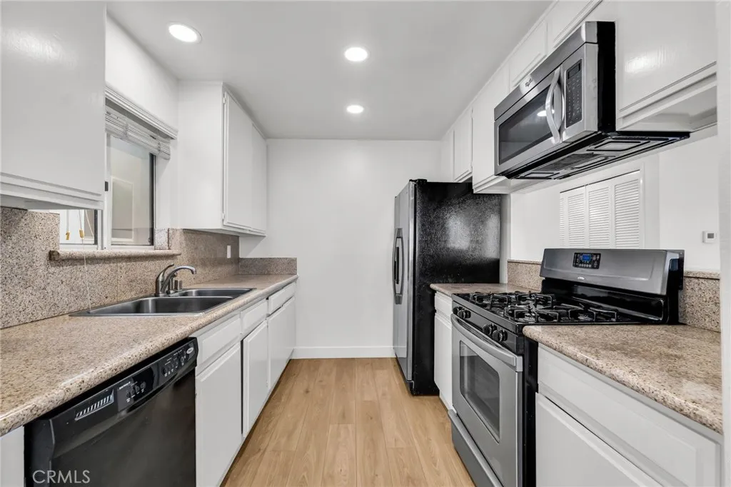 Additional image 28 of 710 5th Street, Hermosa Beach, CA 90254