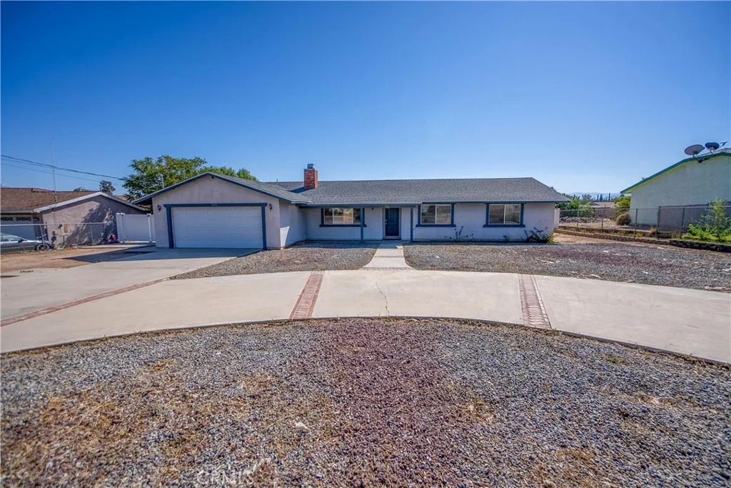 7795 Oakwood Ave, Hesperia, CA 92345