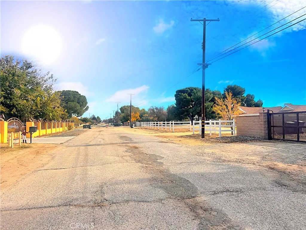 Additional image 4 of 1641 W Avenue L12, Lancaster, CA 93534