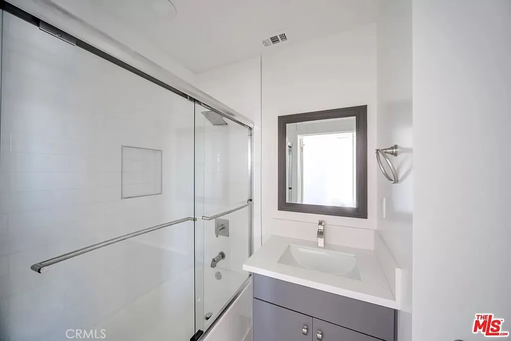 Additional image 51 of 2153 S West View Street, Los Angeles, CA 90016