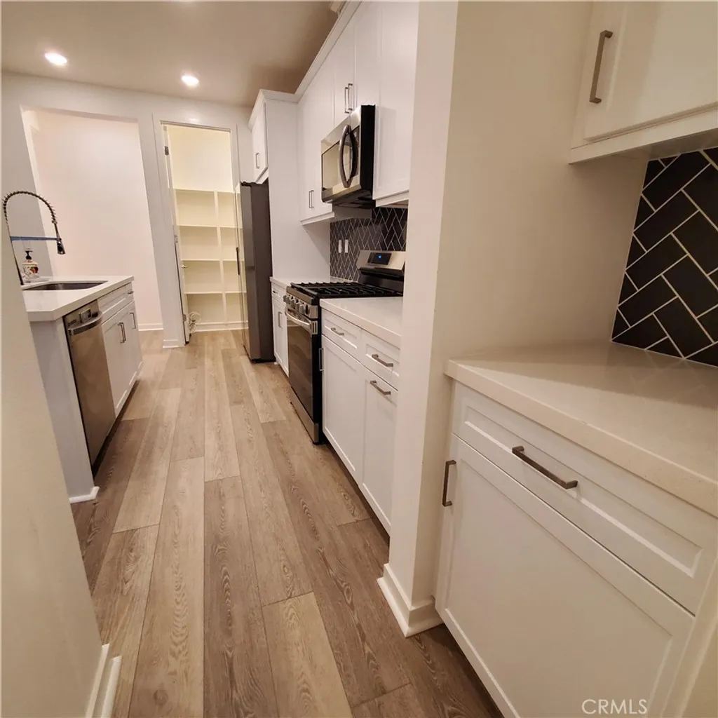 Additional image 13 of 944 N Divino Privado, Ontario, CA 91764