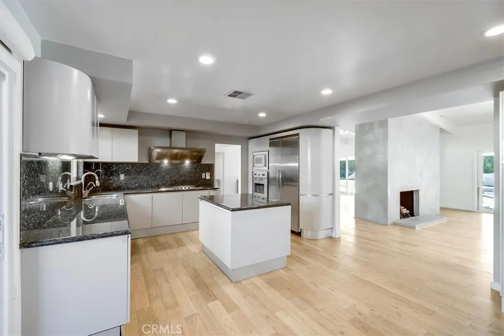 Additional image 85 of 24216 Calvert Street, Woodland Hills, CA 91367