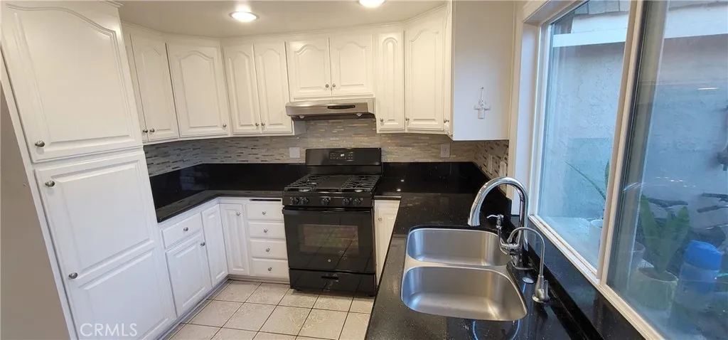 Additional image 7 of 2150 W Churchill Cir, Anaheim, CA 92804