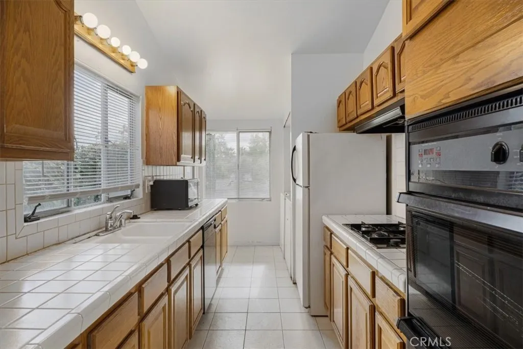 Additional image 8 of 20447 Oxnard Street, Woodland Hills, CA 91367