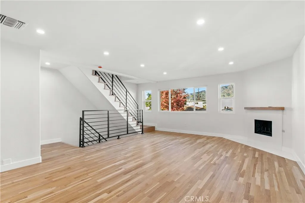 Additional image 105 of 552 Hahn Ave, Glendale, CA 91203