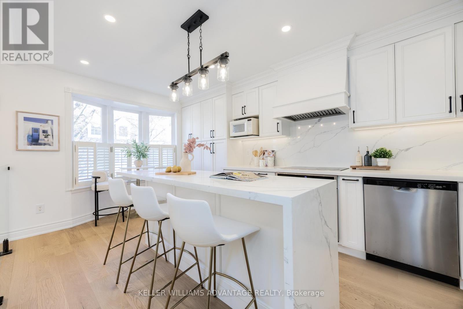 Property image for 129 CONFEDERATION WAY|Markham (Thornhill), Ontario L3T5R4