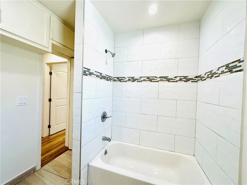 Property image for 11104 Oxnard St, North Hollywood, CA 91606