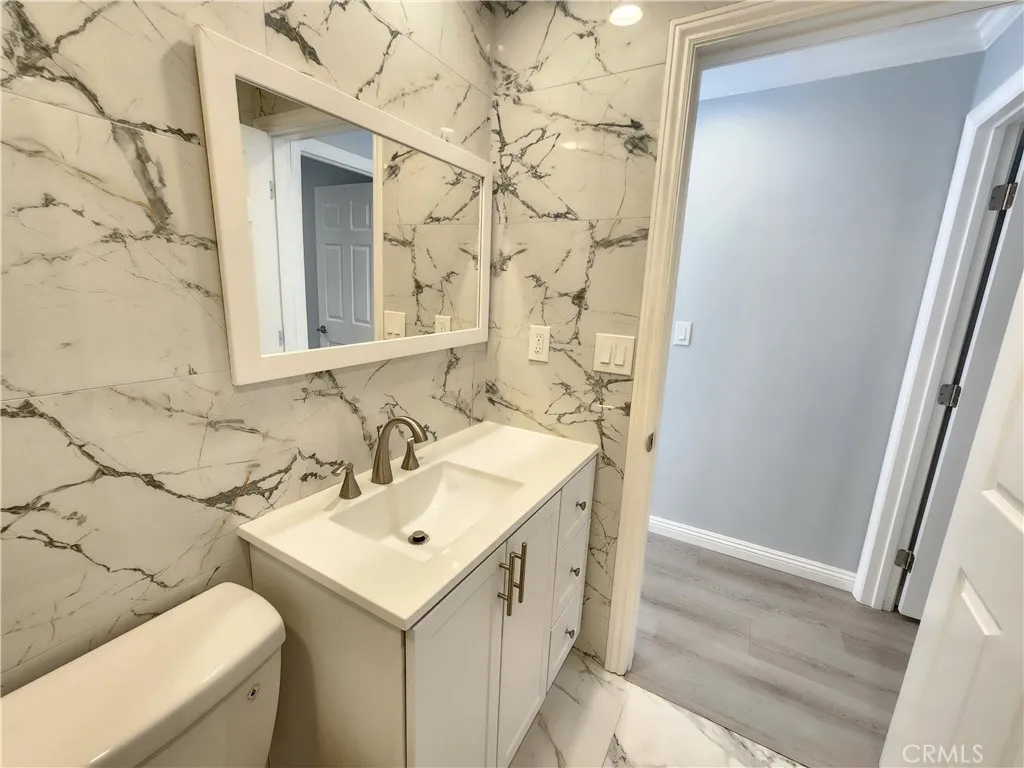 Additional image 20 of 21217 De La Guerra Street Unit B, Woodland Hills, CA 91364