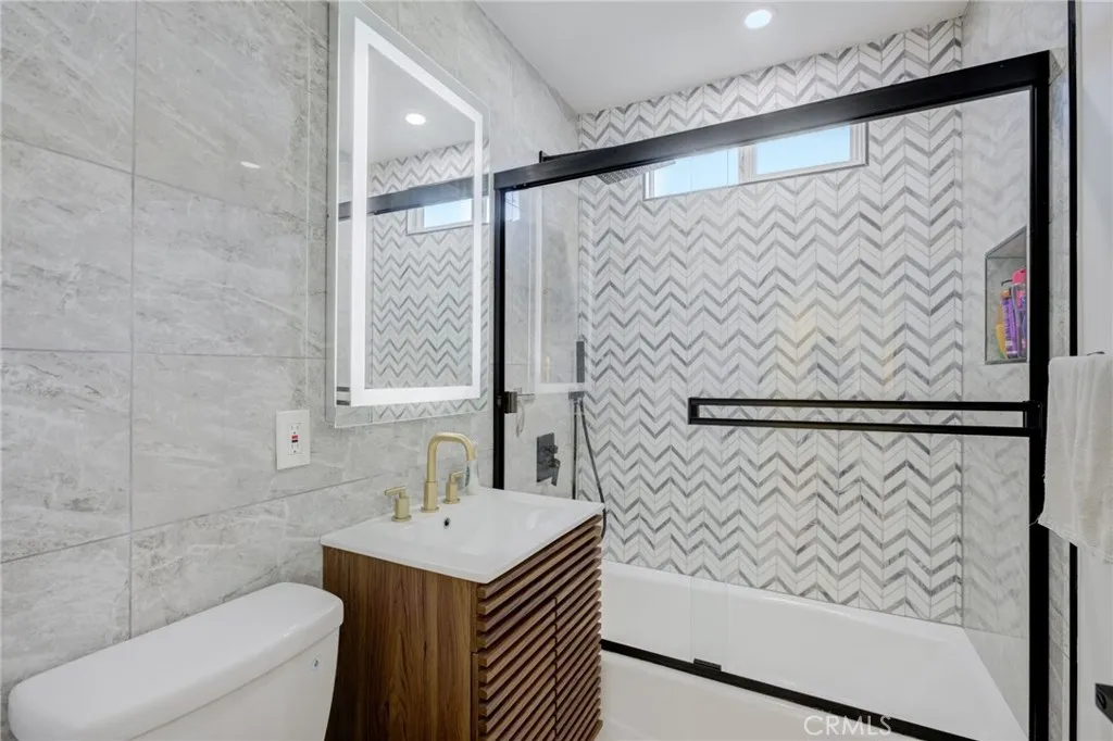 Additional image 110 of 8161 Encino Avenue, Northridge, CA 91325