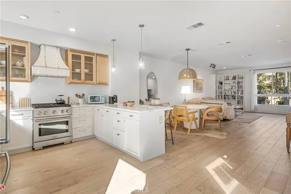 Additional image 67 of 2581 Arvia #3, Los Angeles, CA 90065