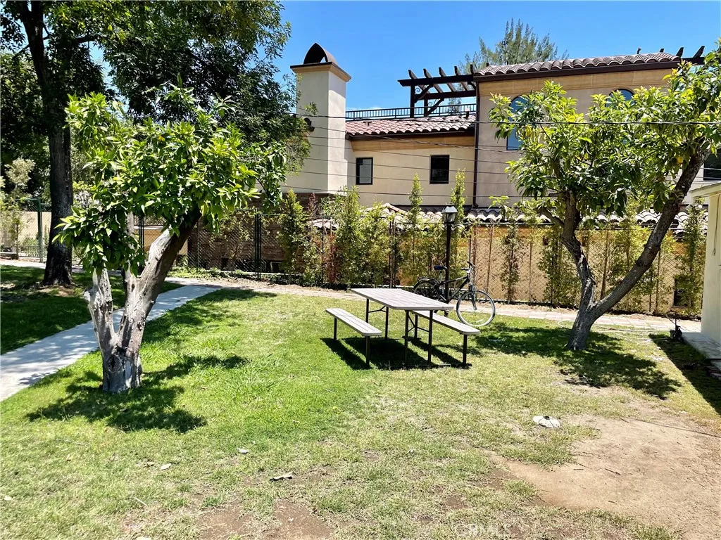 Additional image 16 of 1413 5th Street Unit B, Glendale, CA 91201