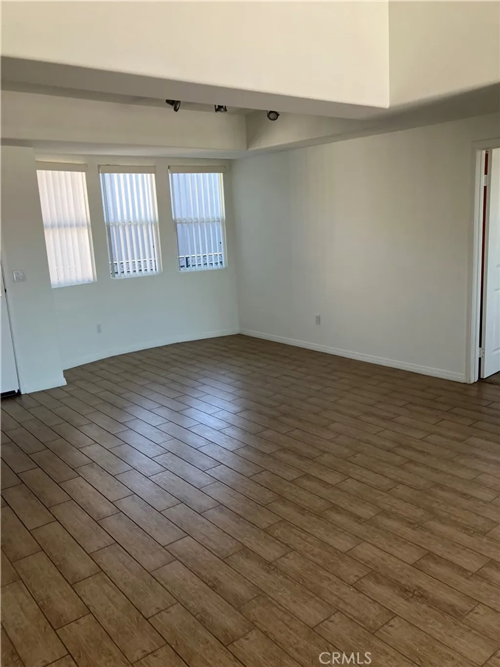 Additional image 4 of 11925 Kling Street Unit 111, Valley Village, CA 91607