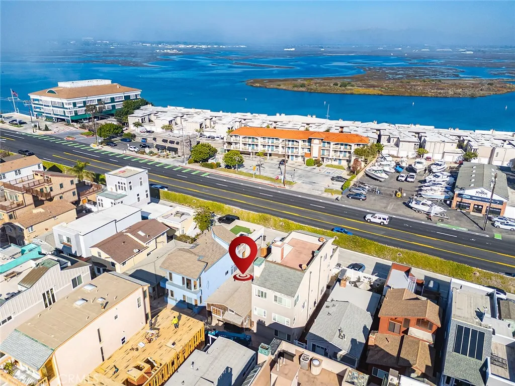 Additional image 3 of 50 Surfside Avenue Unit B, Surfside, CA 90743