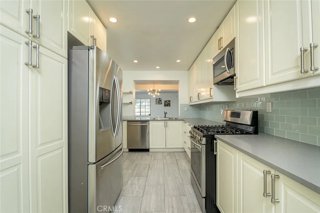 Additional image 20 of 231 Bethany Road Unit 104, Burbank, CA 91504