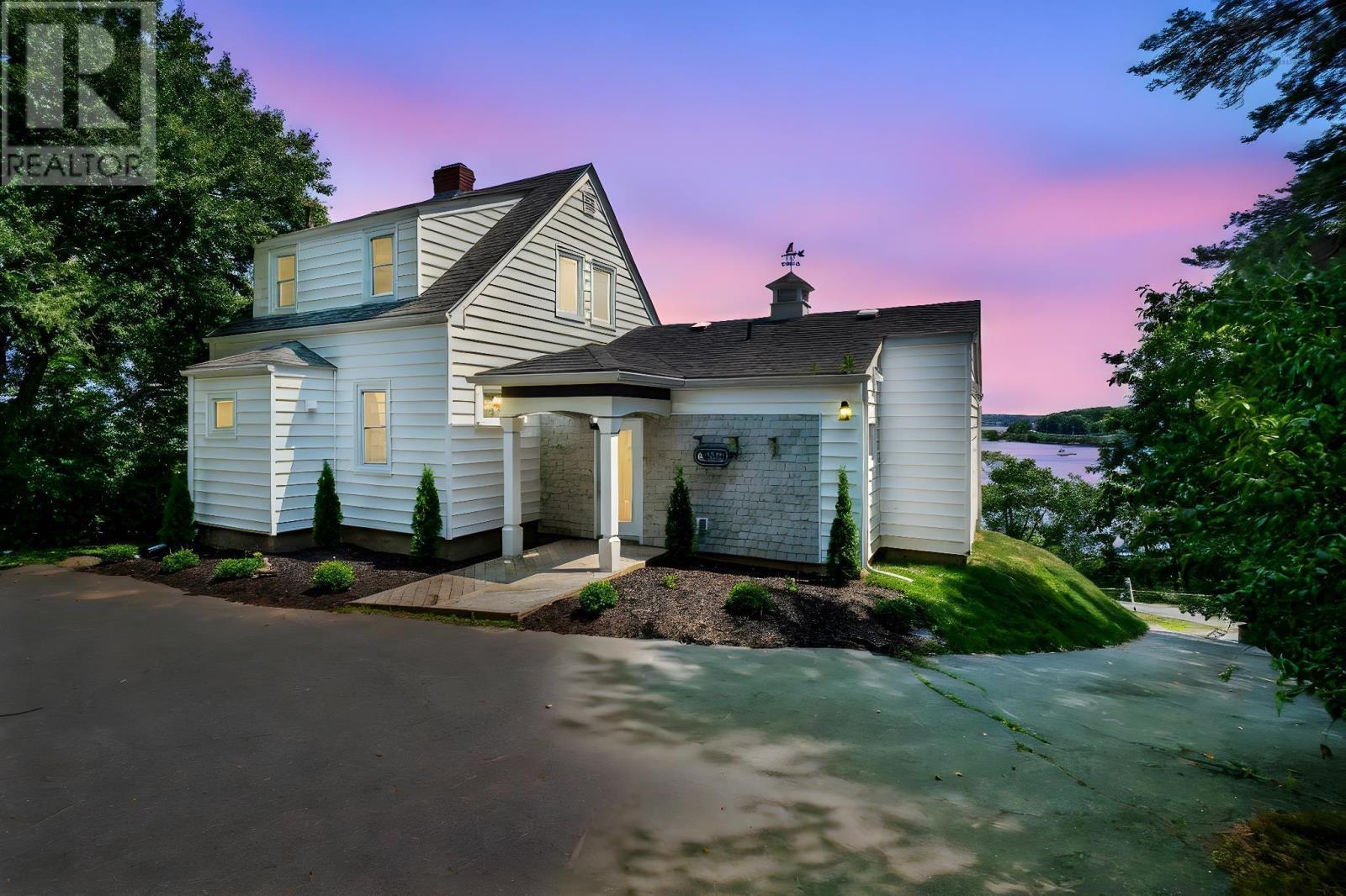 44 DAKIN Drive|Halifax, Nova Scotia B3M2C9