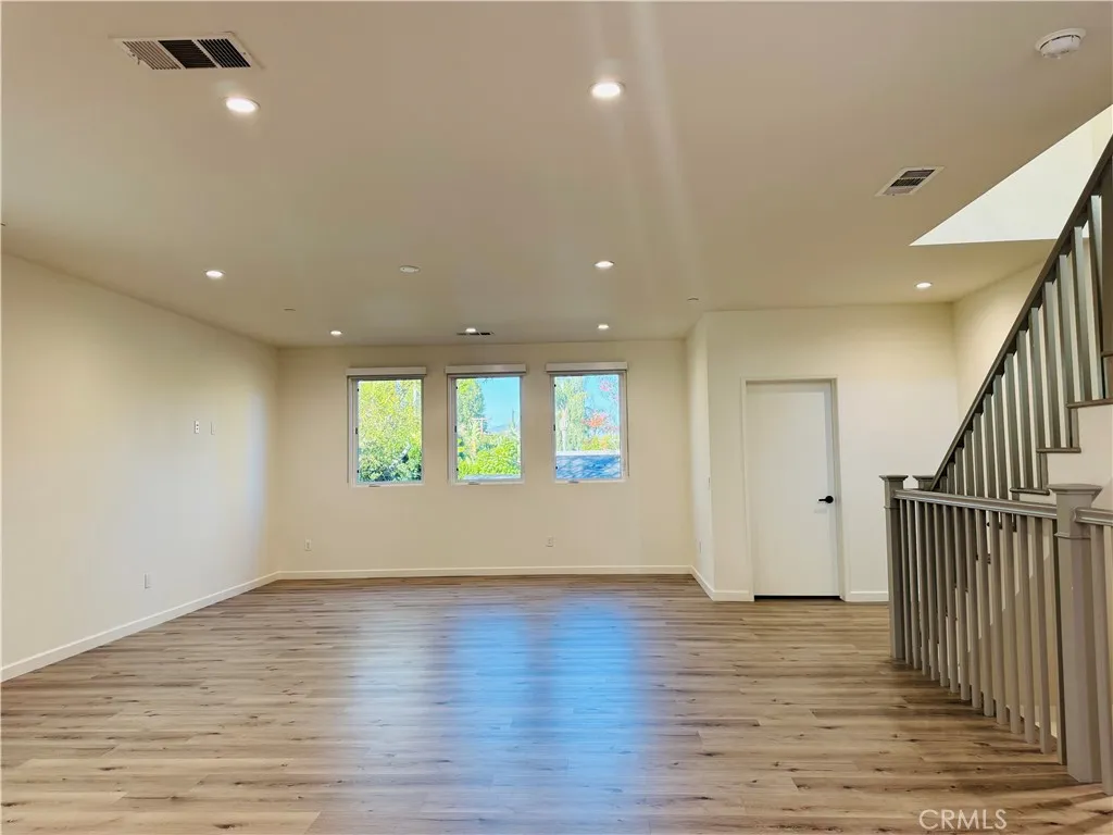 Additional image 3 of 11815 W Holly Way, Valley Village, CA 91607