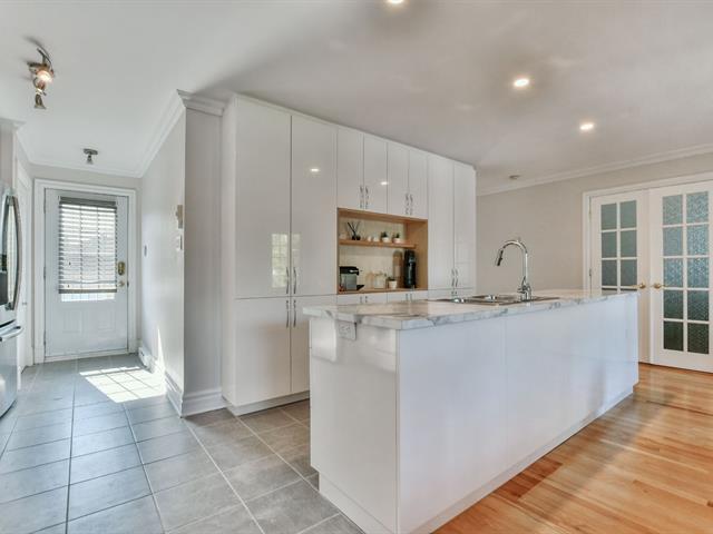 352 Boul. Adolphe-Chapleau|#302|Bois-des-Filion, Quebec J6Z1G9