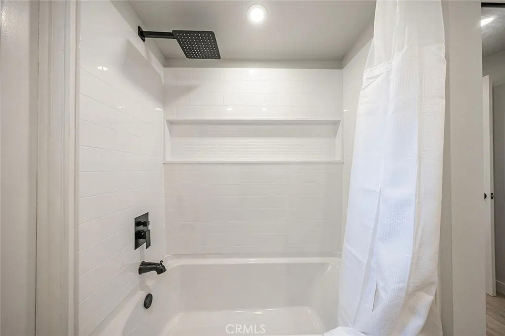 Additional image 23 of 50 Surfside Avenue Unit B, Surfside, CA 90743