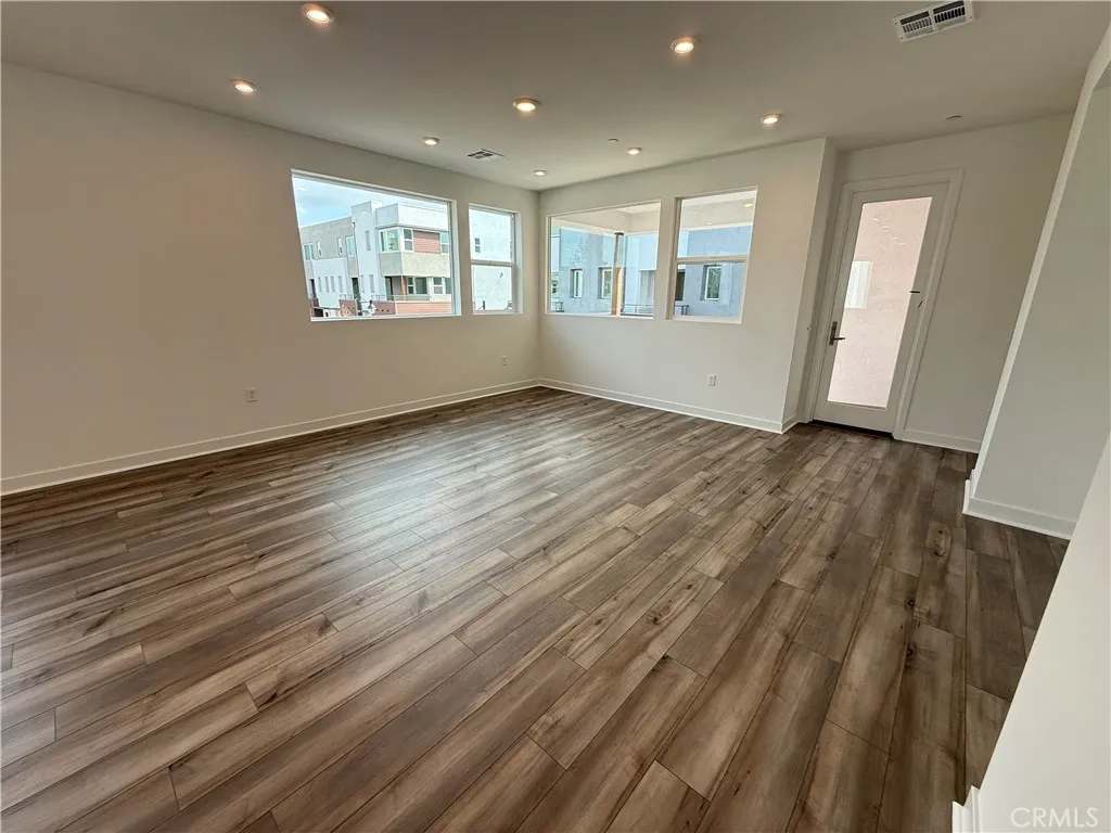 Additional image 8 of 693 S Lyon Street, Santa Ana, CA 92705