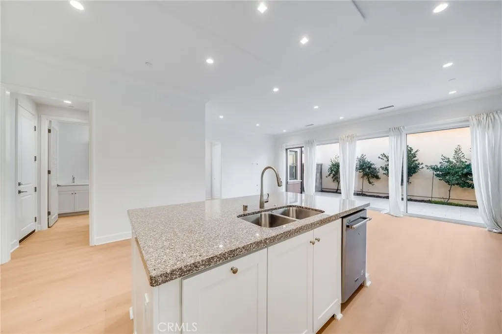 Additional image 37 of 64 Meander, Irvine, CA 92620