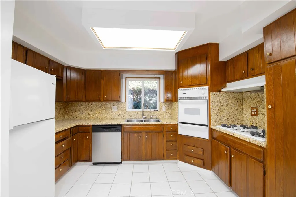 Additional image 57 of 6417 White Oak Ave, Reseda, CA 91335