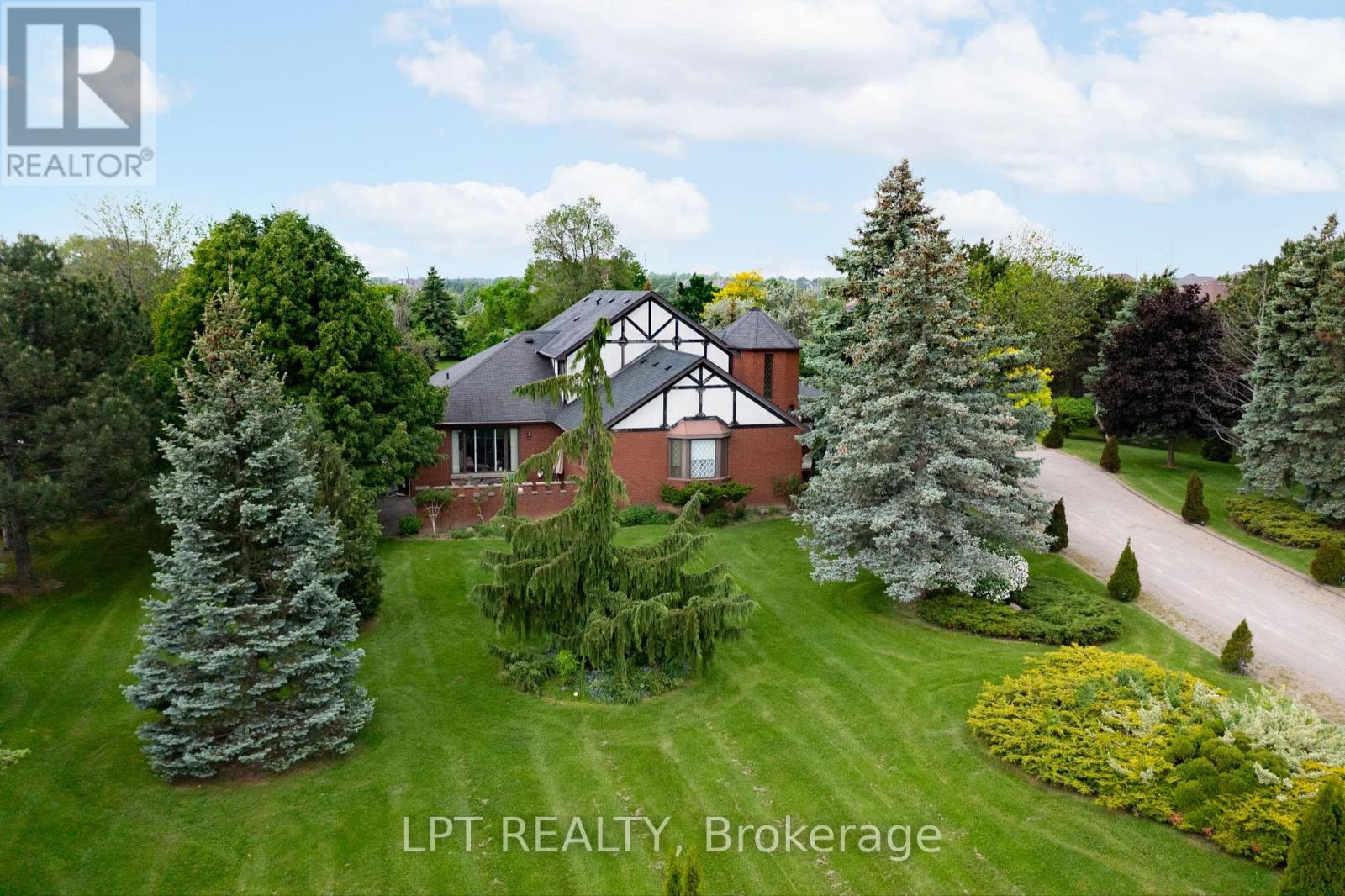 Property image for 6 FENTON WAY|Brampton (Toronto Gore Rural Estate), Ontario L6P0P5